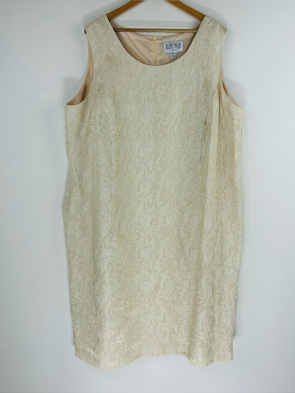 Vtg Julian Taylor Women’s Champagne Cream Floral Sheath Dress Size 24W